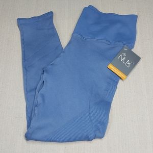 NUX Leggings Size Large Capri Moderate Compression